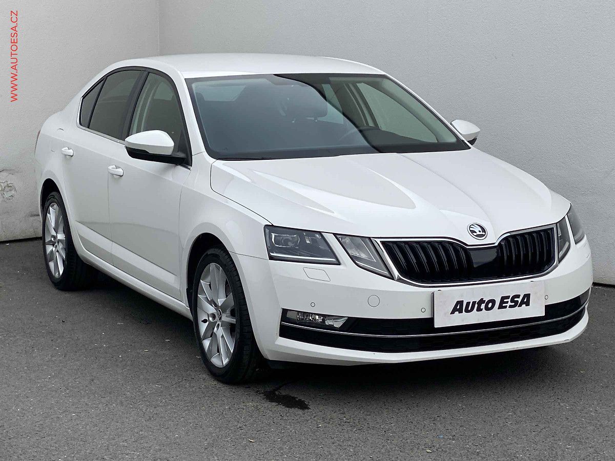 Škoda Octavia 1.6 TDi, ČR, Style, LED