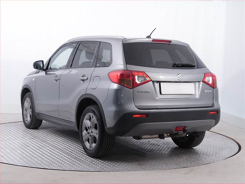 Suzuki Vitara (2018) Premium 1.6 VVT, ČR,1.maj - fotka 4 z 21