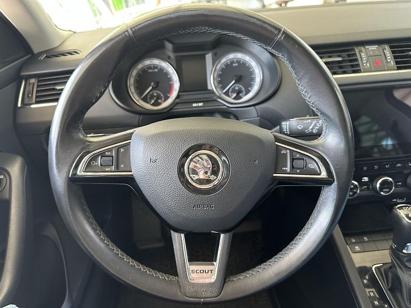 Škoda Octavia Combi 2.0 TDI DSG 4X4 Scout - fotka 8 z 29