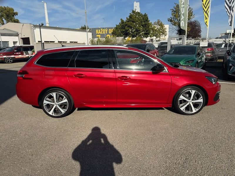 Peugeot 308 (2019) SW GT LINE 1,2 130K - fotka 4 z 45