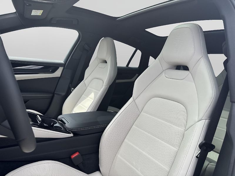 Porsche Panamera 4 E-Hybrid - fotka 12 z 28