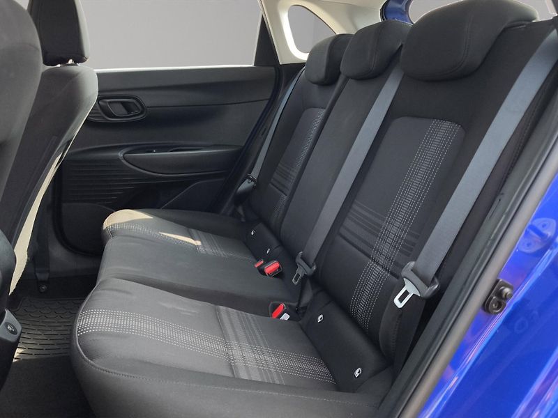 Hyundai i20 (2022) 1.2i 62kW, ČR, 1. Maj., Serv. - fotka 19 z 21