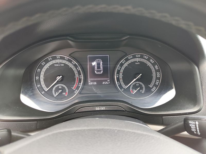 Škoda Karoq 4X4 , 2.0 TDI 110 KW - fotka 15 z 21