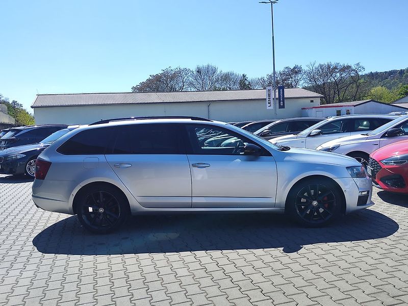 Škoda Octavia 2.0 TDi/135kW RS DSG ČR - fotka 4 z 35