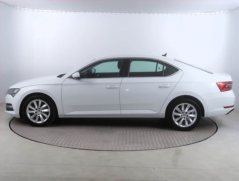 Škoda Superb (2023) Style 2.0 TDI - fotka 3 z 17