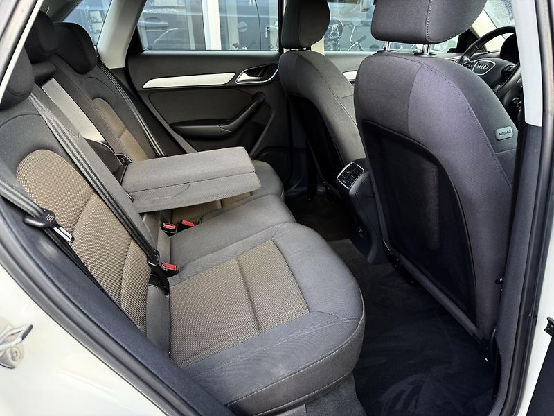 Audi Q3 2,0 TFSI Quattro REZERVACE - fotka 18 z 33