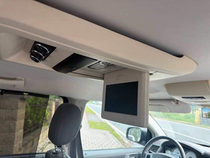 Chrysler Town & Country (2007) 3,8V6 SwivelGo Limit 2007 - fotka 11 z 20