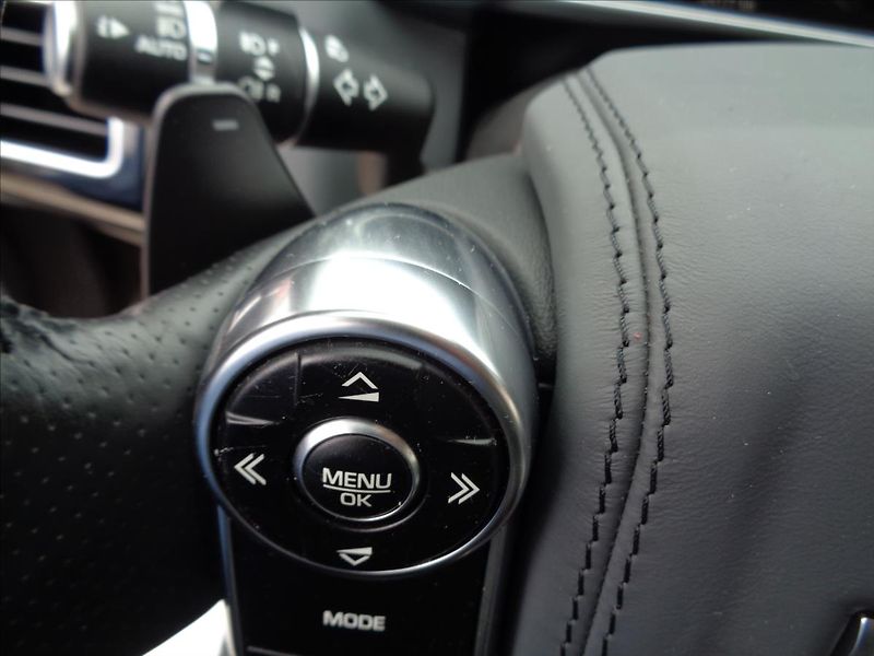 Land Rover Range Rover Sport 4,4 SDV8 Autobiography - fotka 43 z 59
