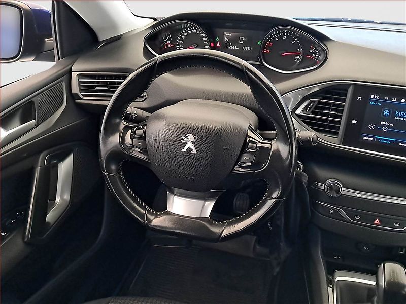 Peugeot 308 (2019) 1.6 BlueHDi, Xenony, Tempomat - fotka 15 z 18