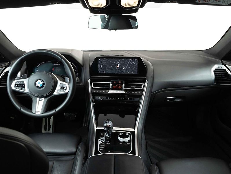 BMW Řada 8 M850i xDrive Coupe - fotka 12 z 21