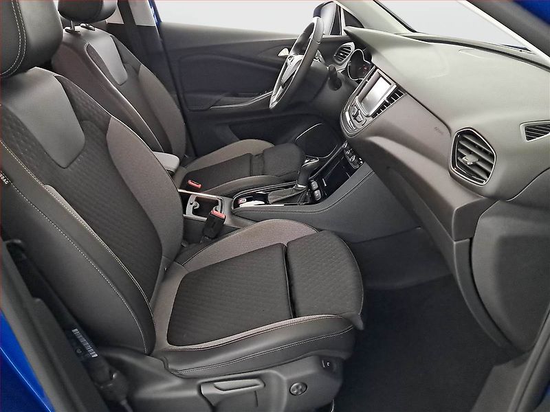 Opel Grandland X (2019) 1.6 Turbo, Automat, ČR,1.maj - fotka 9 z 17