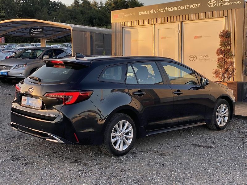 Toyota Corolla 2.0HEV, ČR, ComTech, DPH - fotka 7 z 17