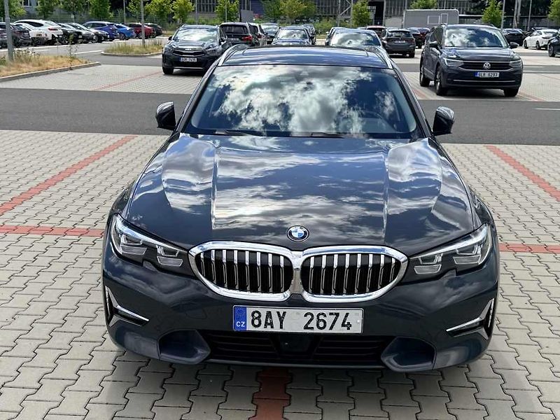 BMW Řada 3 (2021) 320d 2.0 xDrive AT Touring - fotka 1 z 18