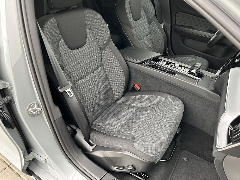 Volvo V60 2.0 B4 Core - fotka 13 z 29