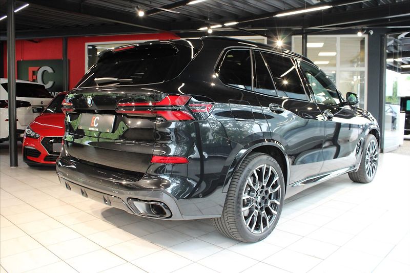 BMW X5 xDrive30d M Sport Pro DAProf/3 - fotka 6 z 43