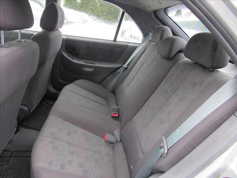 Hyundai Accent 1,3 63kW - fotka 10 z 23