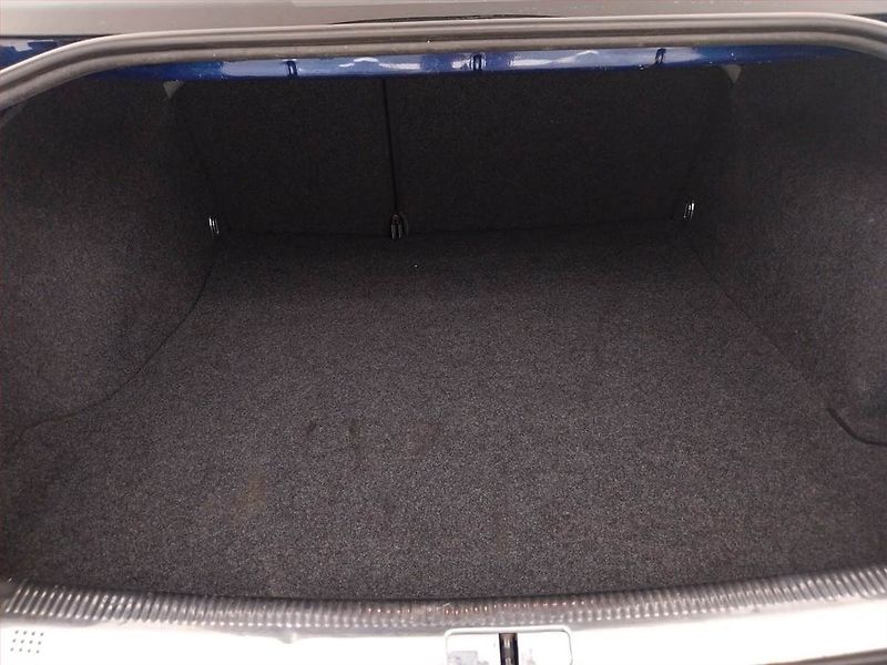 Volkswagen Passat (2004) 1.6, Serv.kniha, po STK, Tažné - fotka 14 z 18