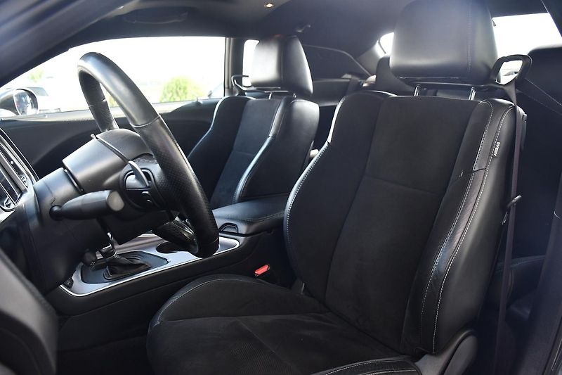 Dodge Challenger 5.7 V8 HEMI - fotka 11 z 41