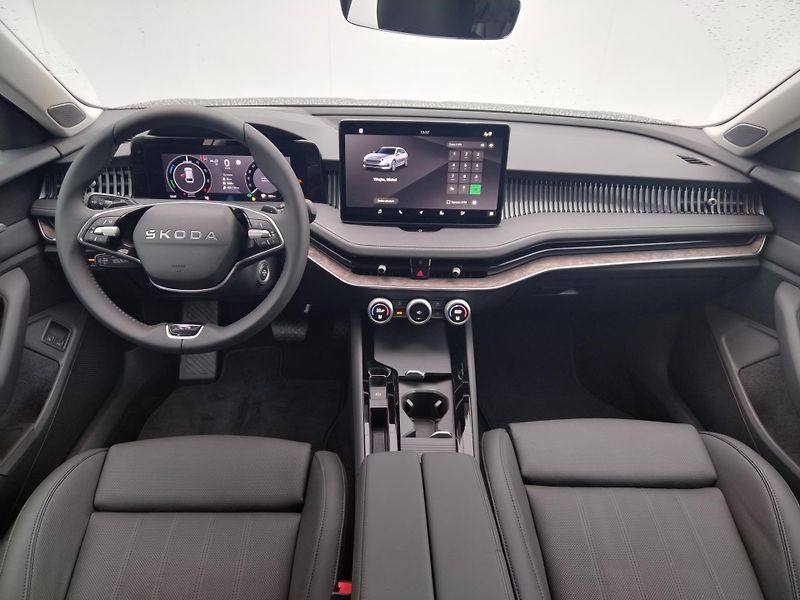 Škoda Superb combi L&K iV - fotka 5 z 30