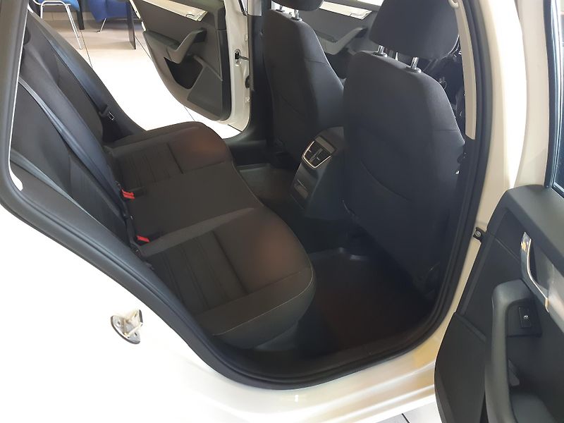 Škoda Octavia 2.0 TDI COMBI KLIMA 122000km!! - fotka 16 z 17