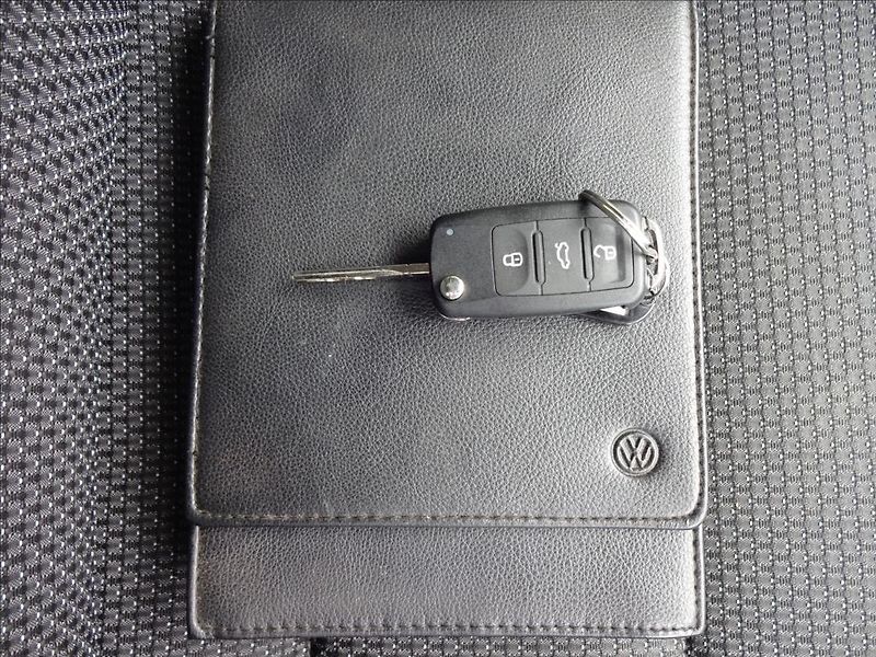 Volkswagen Touran 2,0 TDI 103kW 7.MÍST - fotka 49 z 55