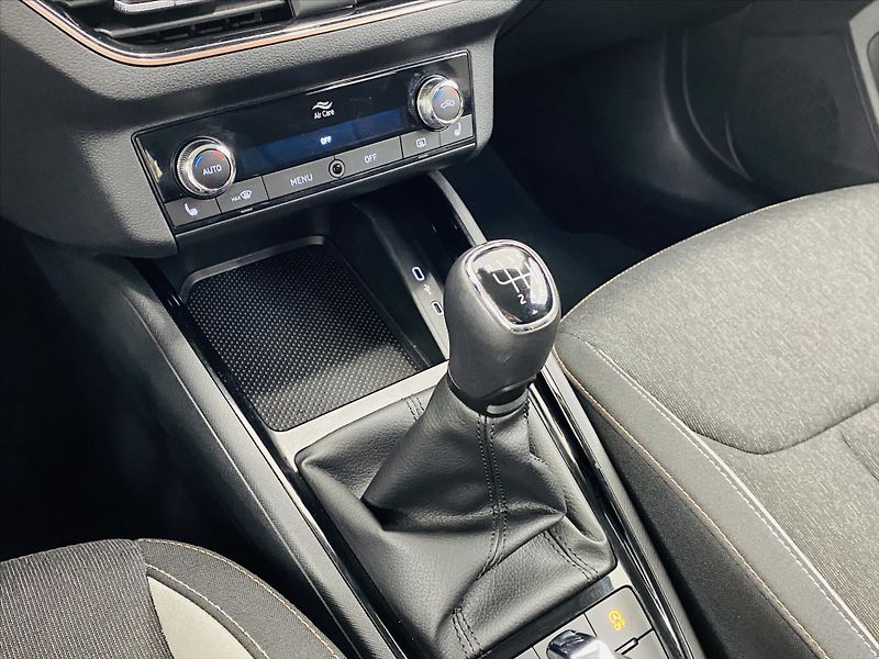 Škoda Kamiq 1,5 TSI 110kW Style - fotka 19 z 24