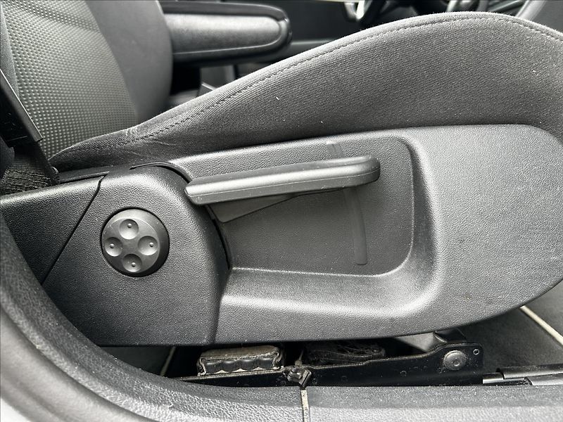 Audi A4 2,0 TDi Automat  NováSTK,Tažné - fotka 27 z 42