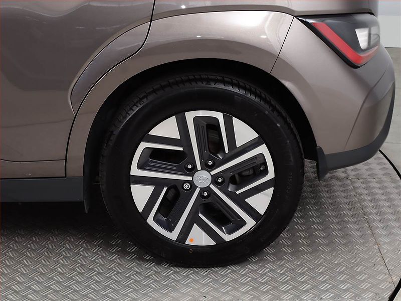 Hyundai Kona (2021) Smart Electric 39 kWh, SoH 92% - fotka 13 z 20
