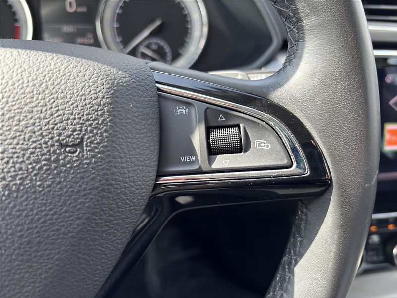 Škoda Superb 2,0 TDI 110kW Style DSG - fotka 28 z 47
