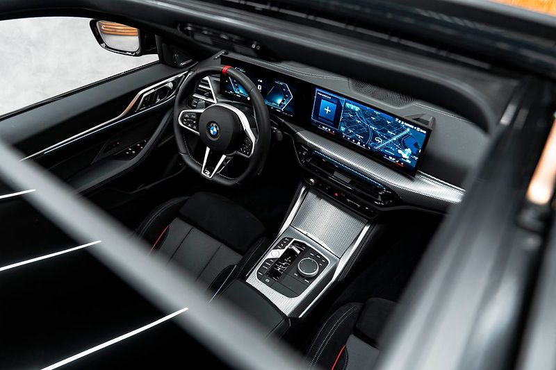 BMW Řada 4 (2025) - fotka 21 z 24