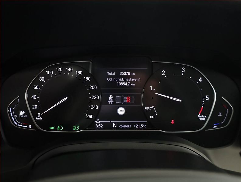 BMW Řada 3 (2021) 318 d - fotka 9 z 17