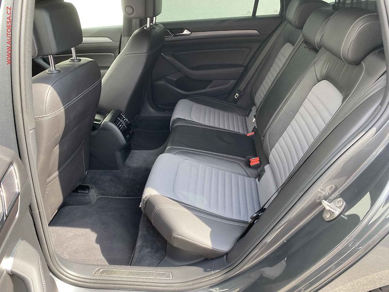 Volkswagen Passat (2015) 2.0 TDi, AC, výhřev sed. - fotka 10 z 19