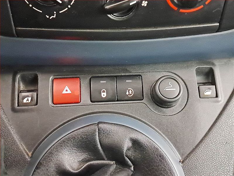 Peugeot Partner (2010) 1.6 16V, 5Míst - fotka 16 z 16