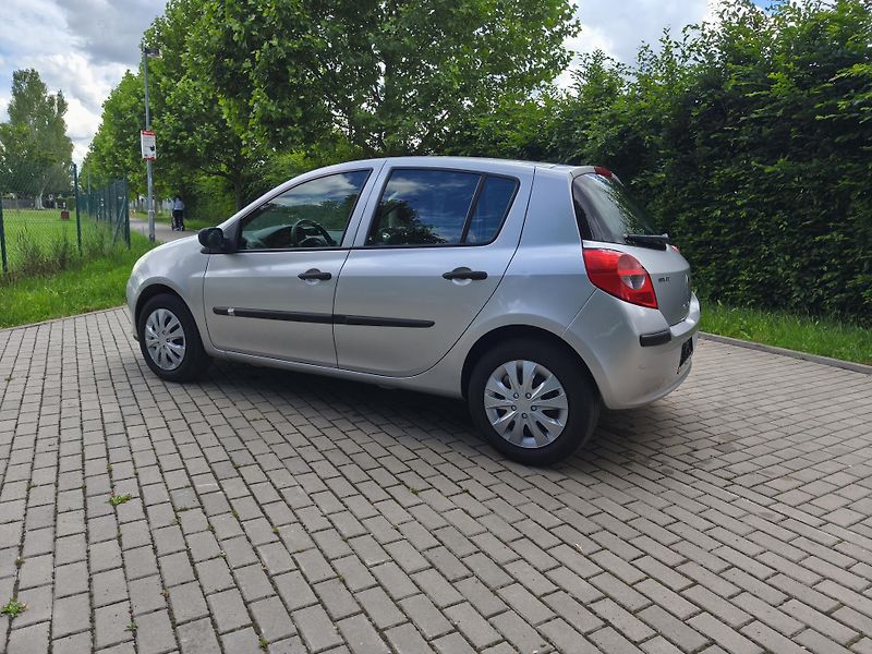 Renault Clio 1.2 confort- nové rozvody - fotka 5 z 23