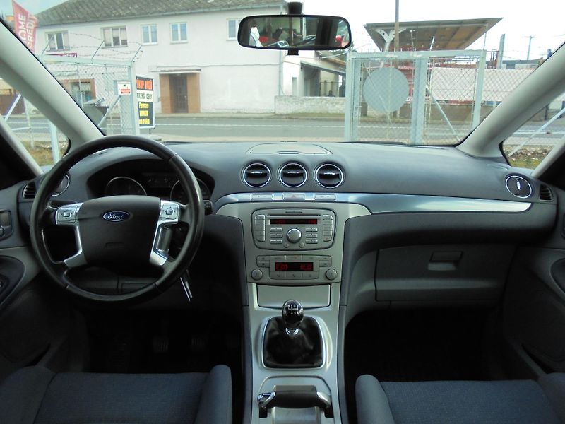 Ford S-MAX (2008) 2.0 TDCi -103 KW- KLIMA-ALU - fotka 9 z 11
