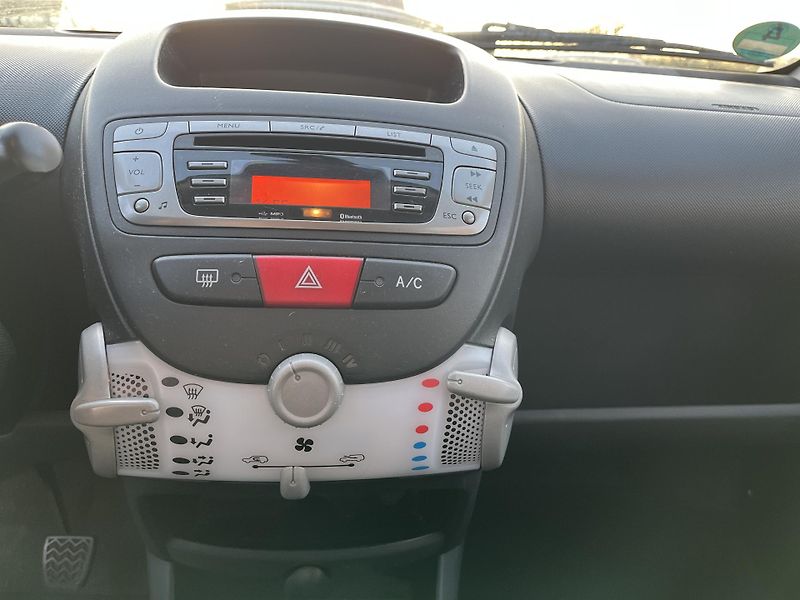 Citroën C1 (2012) PO FACELIFTU - fotka 12 z 13