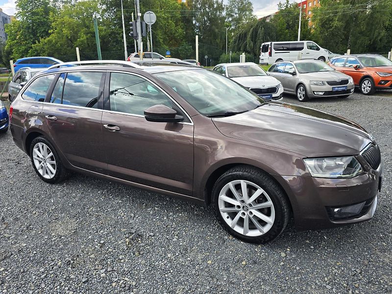Škoda Octavia 1.4TSI NAVI XENON KŮŽE 1Majite - fotka 7 z 26