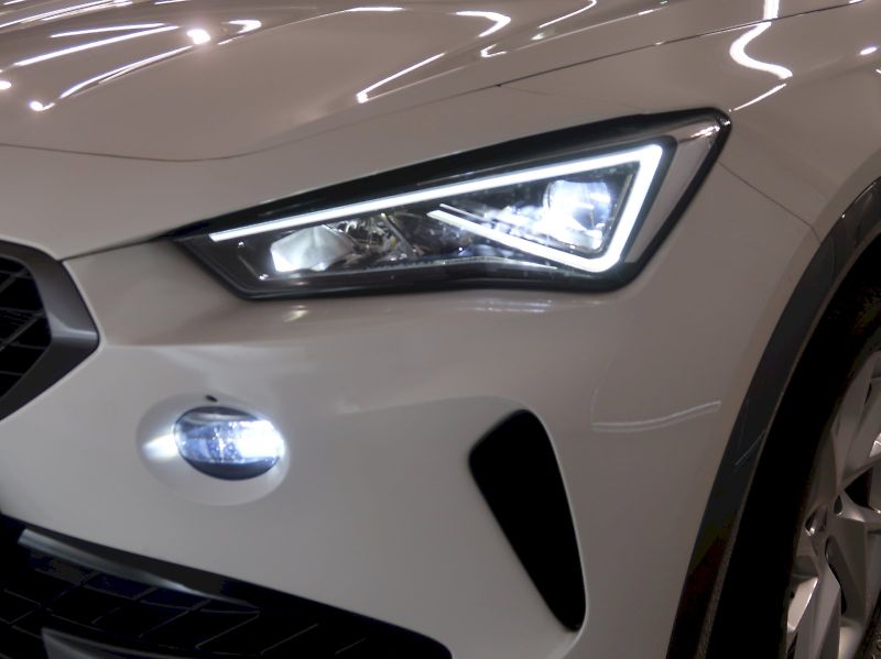 Cupra Formentor (2024) 1.5TSI 110KW DSG - fotka 10 z 38