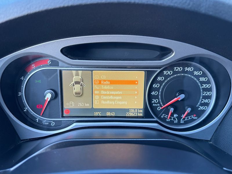 Ford S-MAX (2008) 2.0 TDCi Titanium - fotka 19 z 29