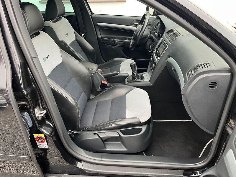 Škoda Octavia (2010) RS 2.0 TSi Xenony,NAVI - fotka 15 z 17