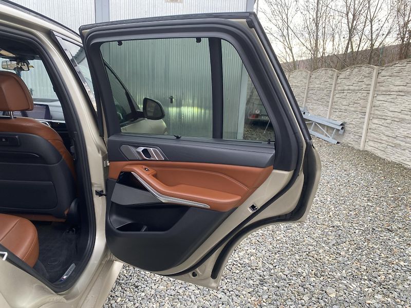 BMW X5 M50XD 4x4 400PS CZ DPH FULL 1A - fotka 125 z 171