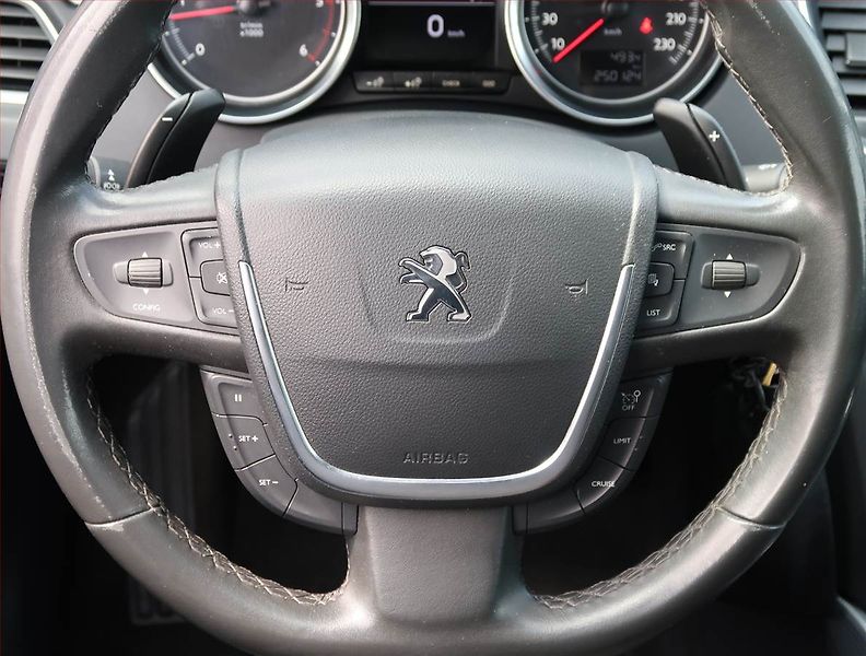 Peugeot 508 (2014) 2.0 HDi, Automat, Navi, Xenony - fotka 19 z 22