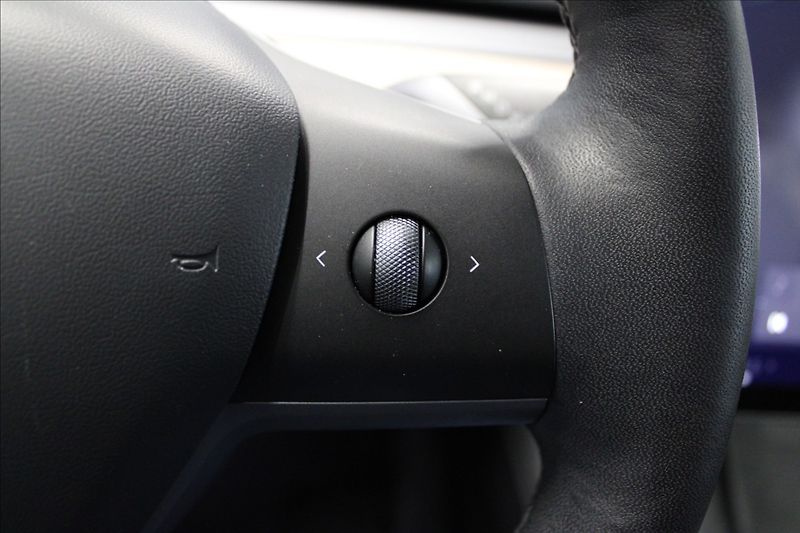 Tesla Model 3 0,0 Long Range dual motor - fotka 18 z 29