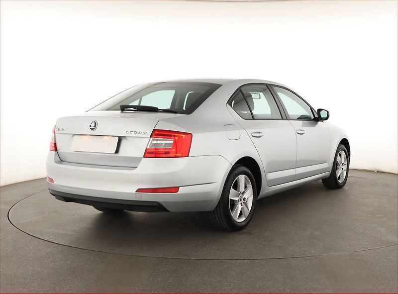 Škoda Octavia (2014) Ambition 1.2 TSI, Tempomat - fotka 5 z 15