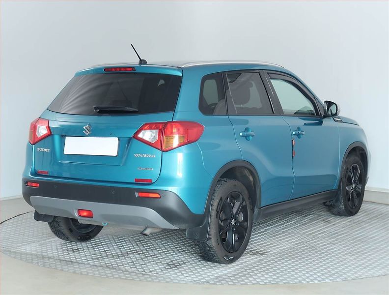 Suzuki Vitara (2017) 1.4 BoosterJet, 4X4 - fotka 5 z 19