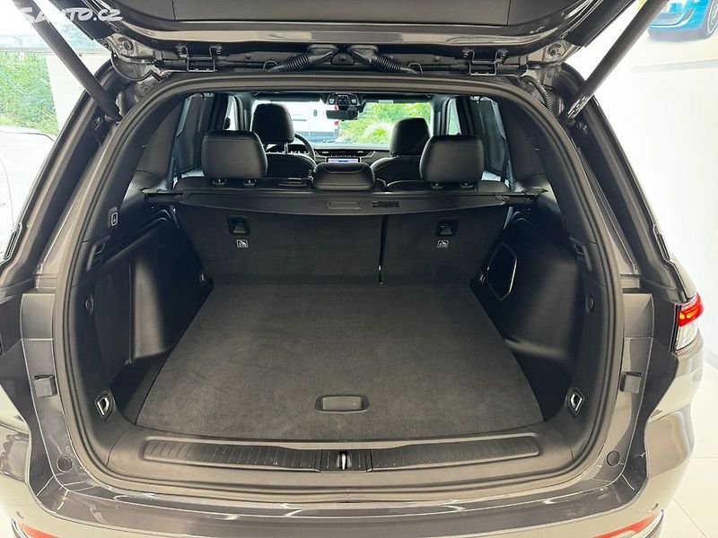 Jeep Grand Cherokee (2026) 2.0 4xe PHEV Limited - fotka 9 z 34
