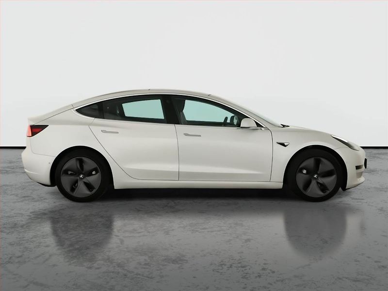 Tesla Model 3 (2020) Std Range Plus 52kWh, SoH 84% - fotka 6 z 21