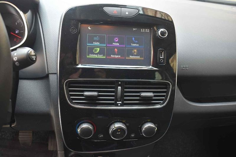 Renault Clio je vhodným společníkem pro mladší i starší páry