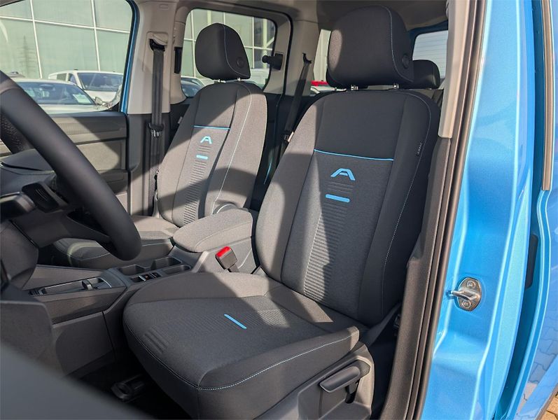 Ford Tourneo Connect Active, Tourneo, 2.0 EcoBlue 9 - fotka 13 z 21