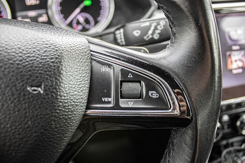 Škoda Superb - fotka 15 z 35
